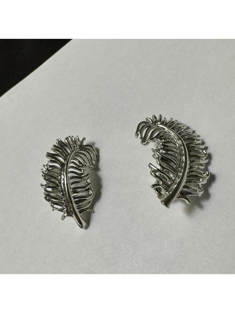 Vintage Coro Silver Tone Textured Feather Clip On Earrings Signed